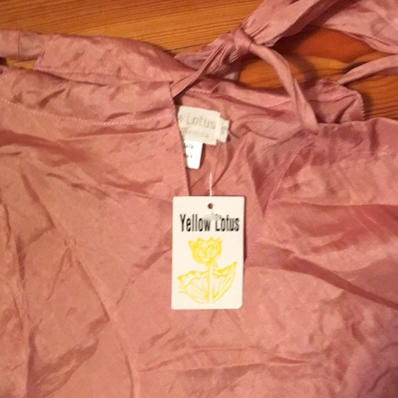 Yellow lotus top - Picture 3 of 3